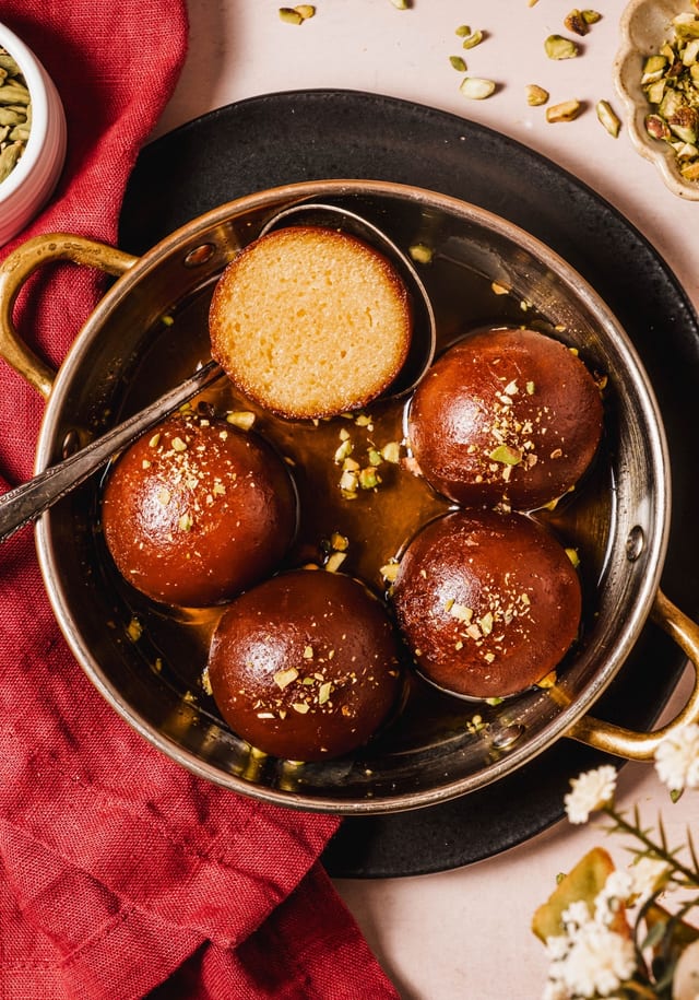 Gulab Jamun (2 Pieces).